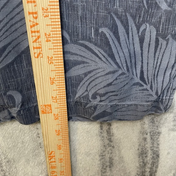 TOMMY BAHAMA 100 Silk Relaxed Medium Short Sleeve - Picture 5 of 6